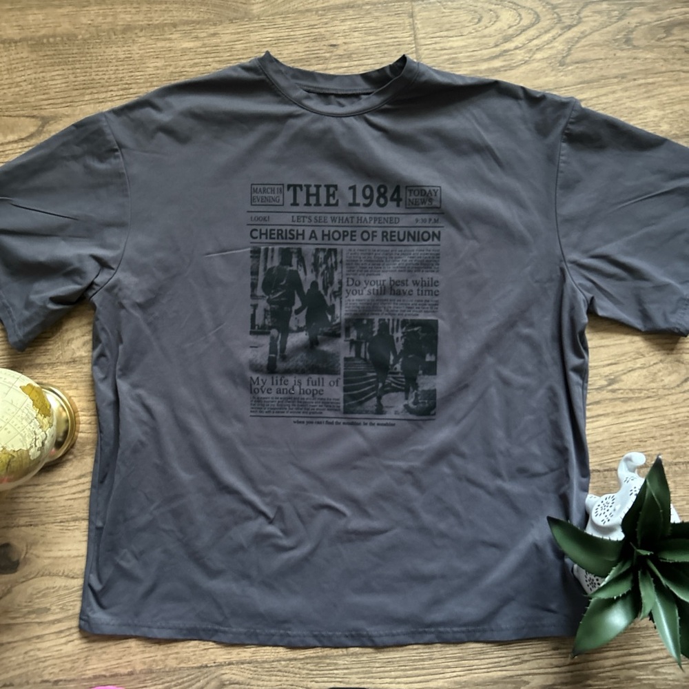 Gray Graphic Crew Neck Tee Short Sleeve